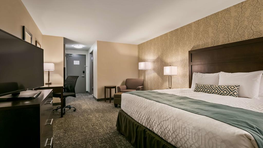 Best Western Plus Chestermere Hotel Eksteriør bilde